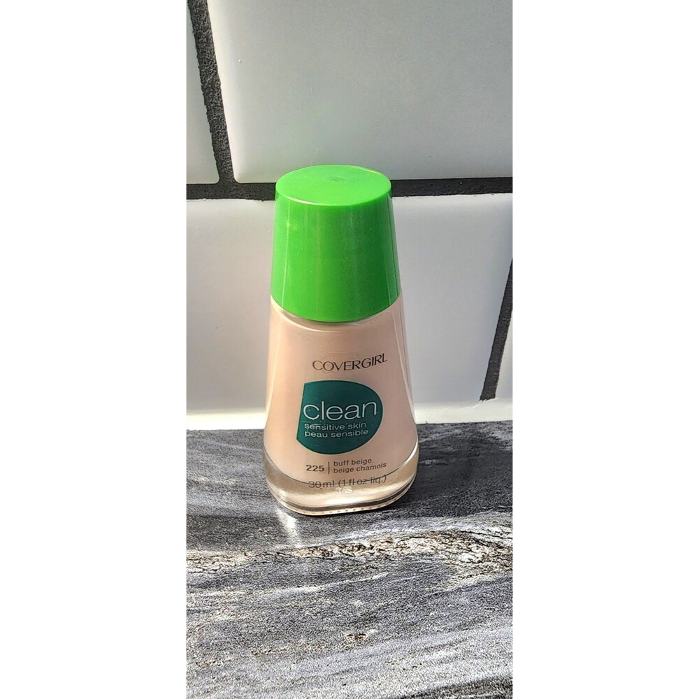 COVERGIRL Clean Makeup Sensitive Skin Liquid Foundation #225 Buff Beige